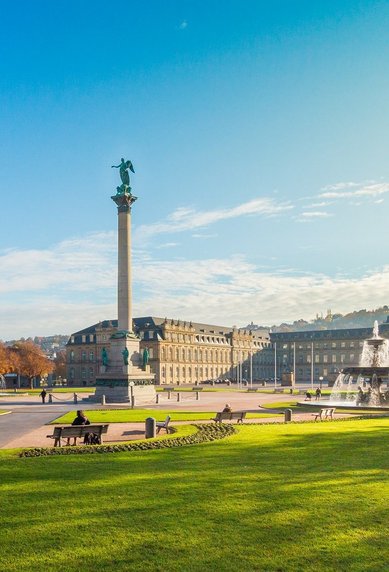 Blick auf den Schlossplatz in Stuttgart